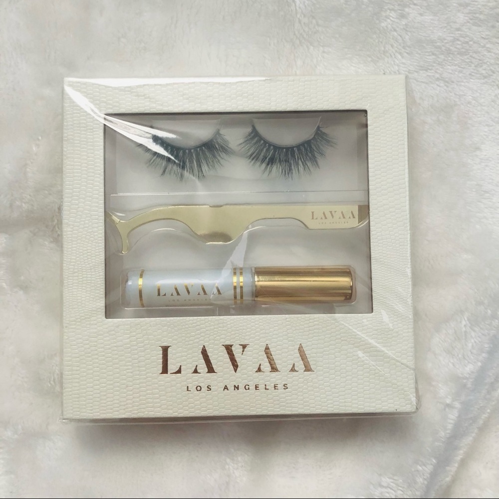 LAVAA BEAUTY flirty lash set - NIB